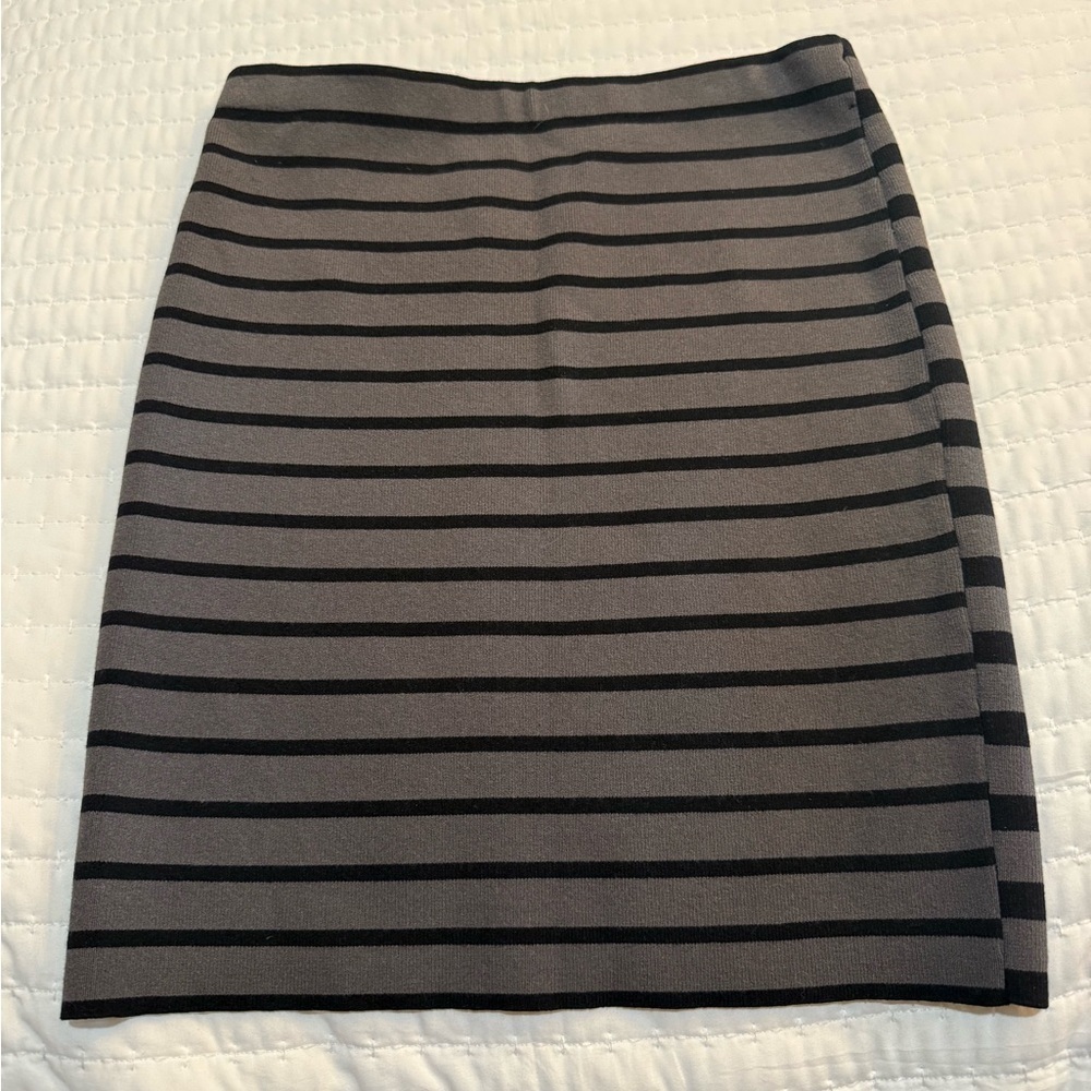 Rachel Roy Black and Gray Striped Women's Skirt Size Medium